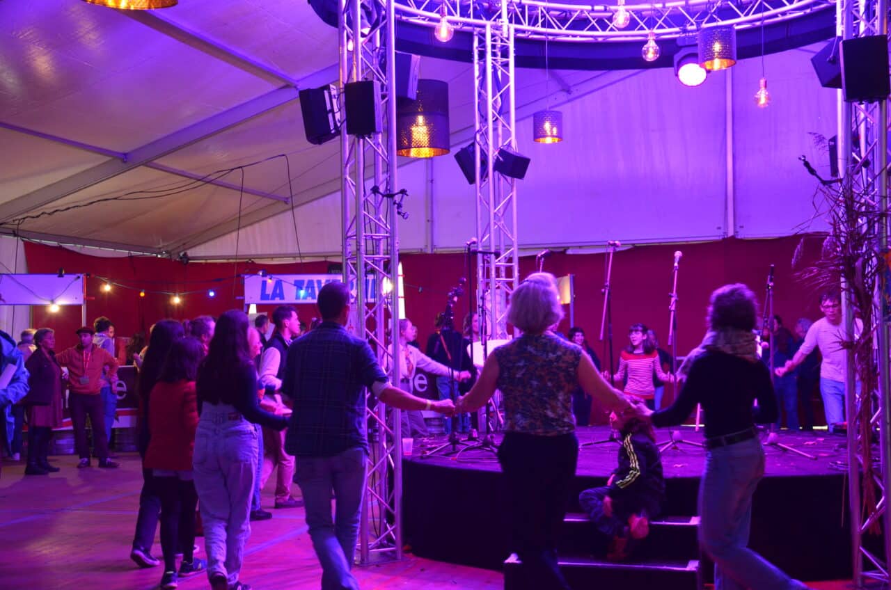 Danse traditionnelle à La Bogue d'Or, l'un des moments forts