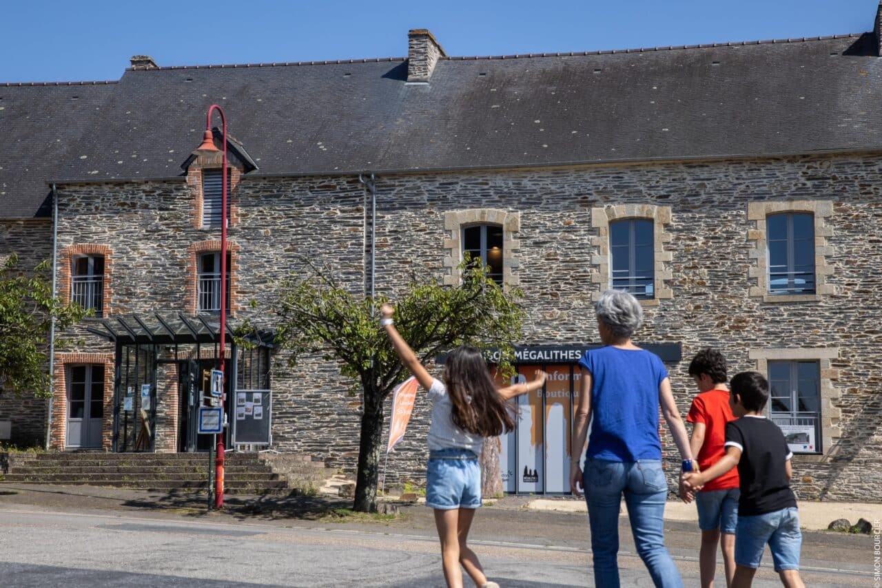 maison megalithe sbourcier 073