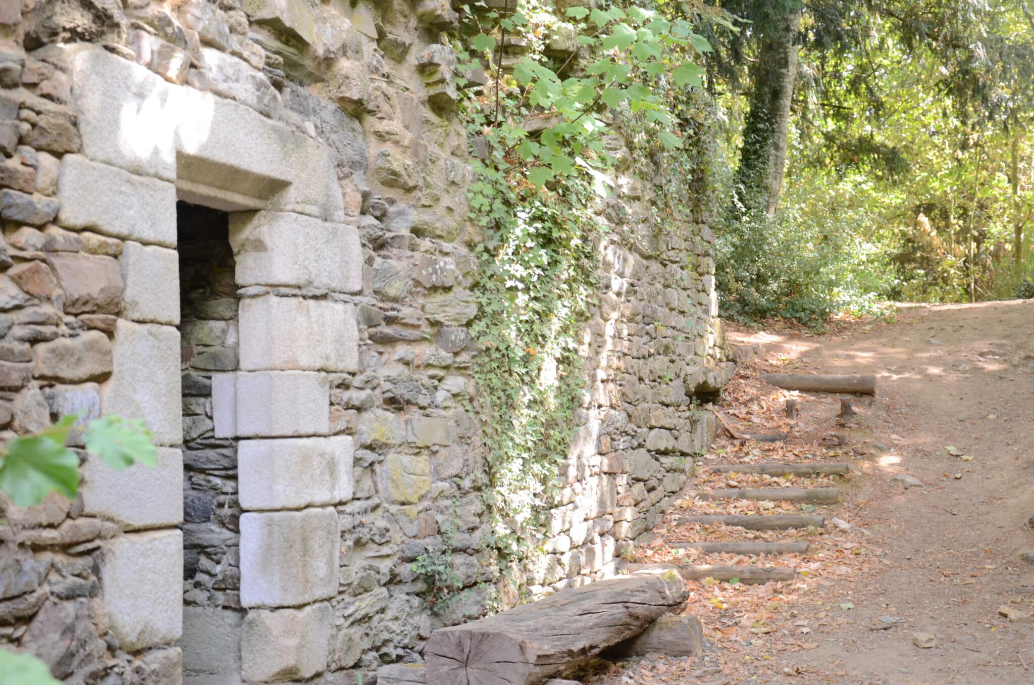 Les ruines du château de Rieux © Morgane Busnel Masson
